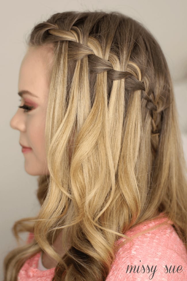 Collarbone Waves With Side Waterfall Braid And Dark Roots Collarbone Waves With Side Waterfall Braid And Dark Roots — Waterfall Braided Hairstyles 2027