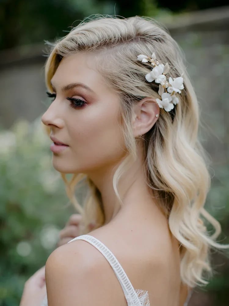 Shoulder Ash Blonde Loose Waves with Side Bangs Shoulder Ash Blonde Loose Waves with Side Bangs — Wedding Hairstyles 2027 with Curls