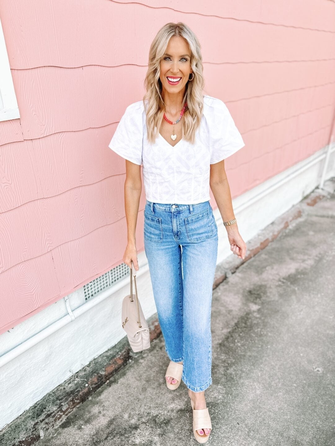 White Puff Sleeve Blouse With Jeans White Puff Sleeve Blouse With Jeans — White Blouse Outfits 2027