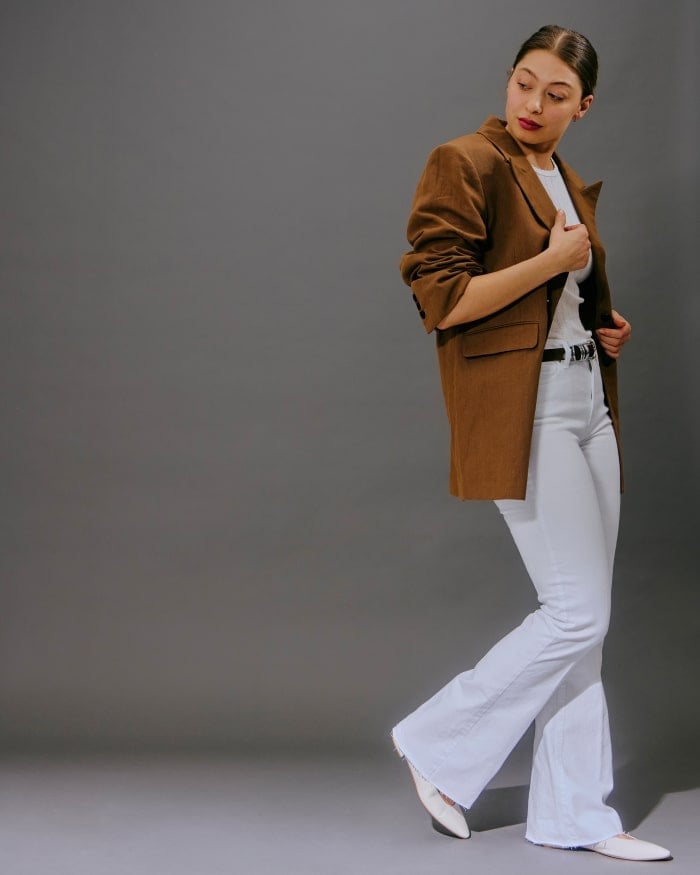 White Bootcut Jeans With Linen Blazer And Pointed Flats White Bootcut Jeans With Linen Blazer And Pointed Flats — White Bootcut Jeans Outfits 2027