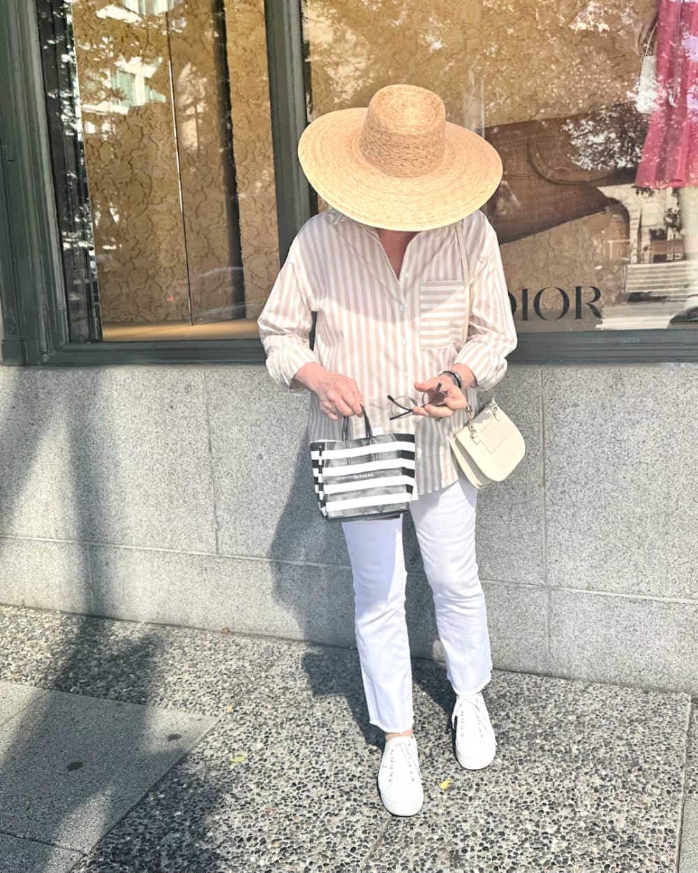 White Straight Leg Jeans With Striped Shirt And Sneakers White Straight Leg Jeans With Striped Shirt And Sneakers — White Bootcut Jeans Outfits 2027