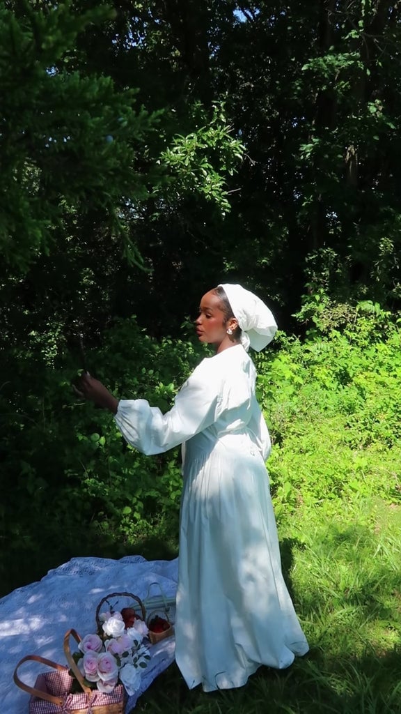 White long sleeve backless flowy dress White long sleeve backless flowy dress — White Picnic Dress 2027