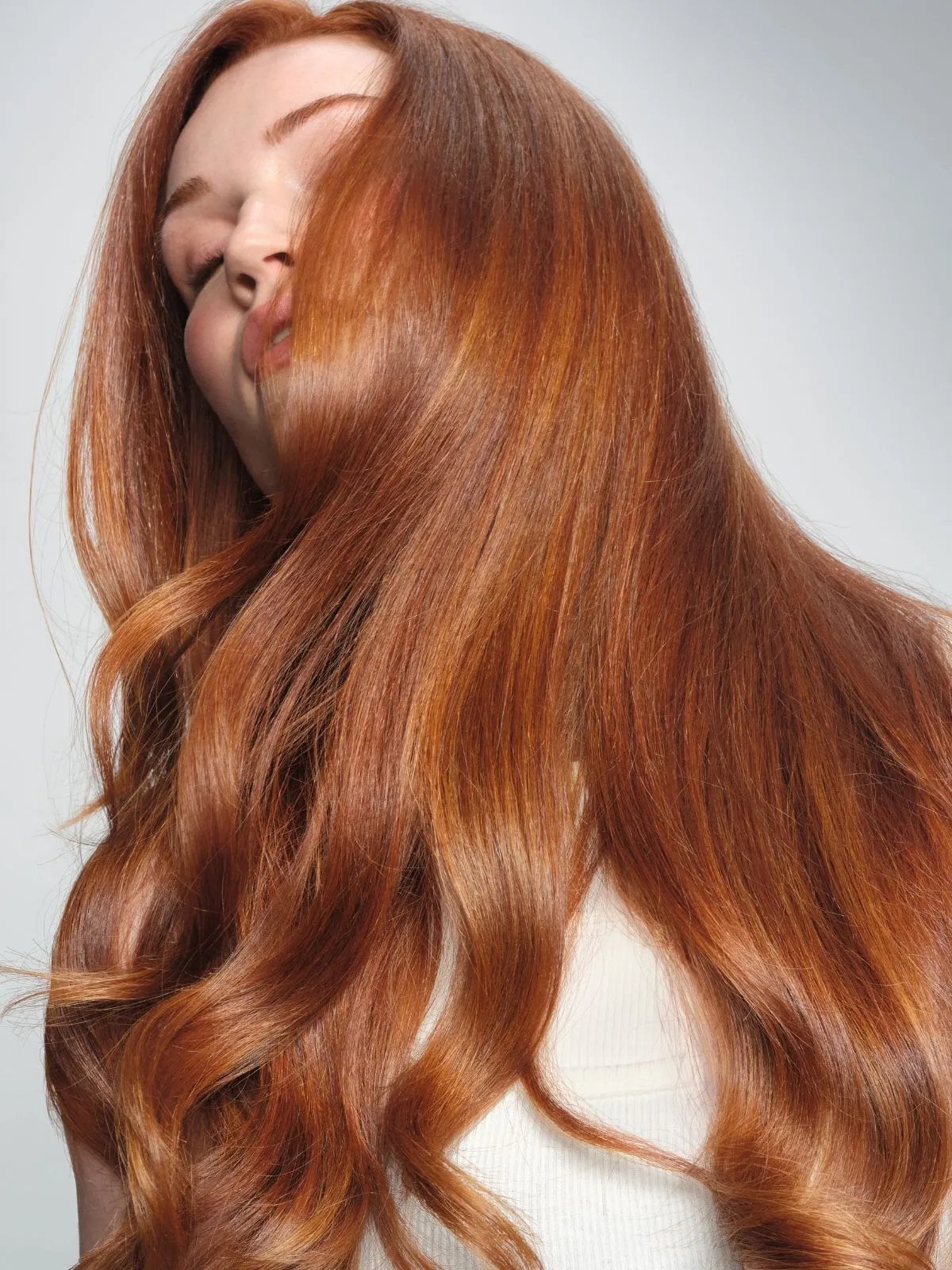 Vibrant Copper Hair With Loose Waves Vibrant Copper Hair With Loose Waves — Winter Hair Gloss 2027