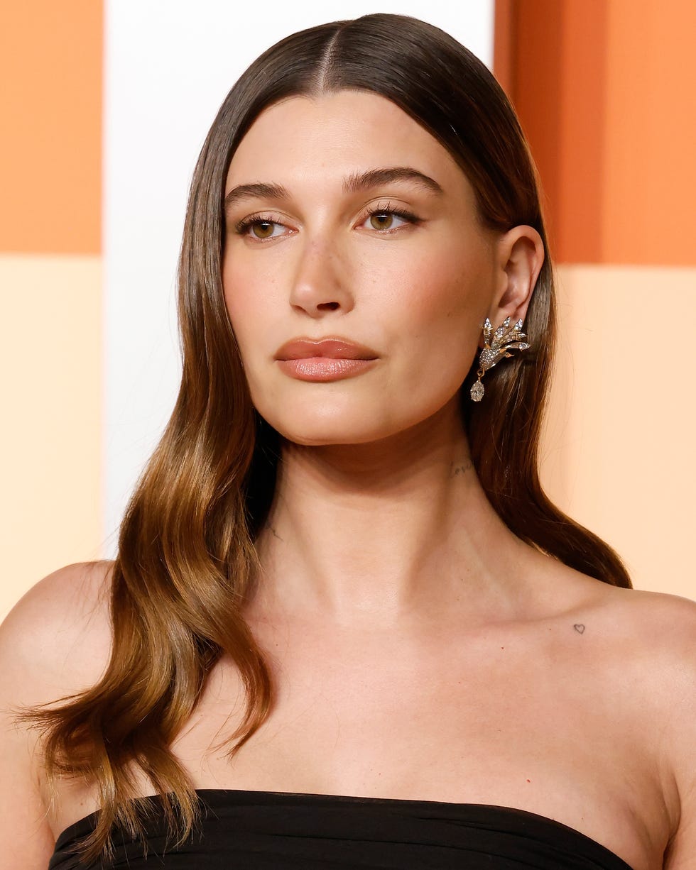 Honey Blonde Lob With Wispy Bangs Honey Blonde Lob With Wispy Bangs — Winter Haircuts 2027 for Square Faces