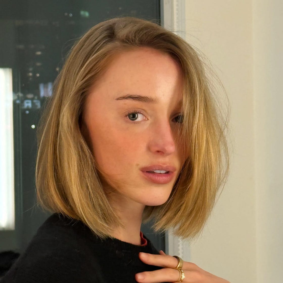 Blonde Chin Bob With Side-Swept Bangs Blonde Chin Bob With Side-Swept Bangs — Winter Haircuts 2027 for Square Faces