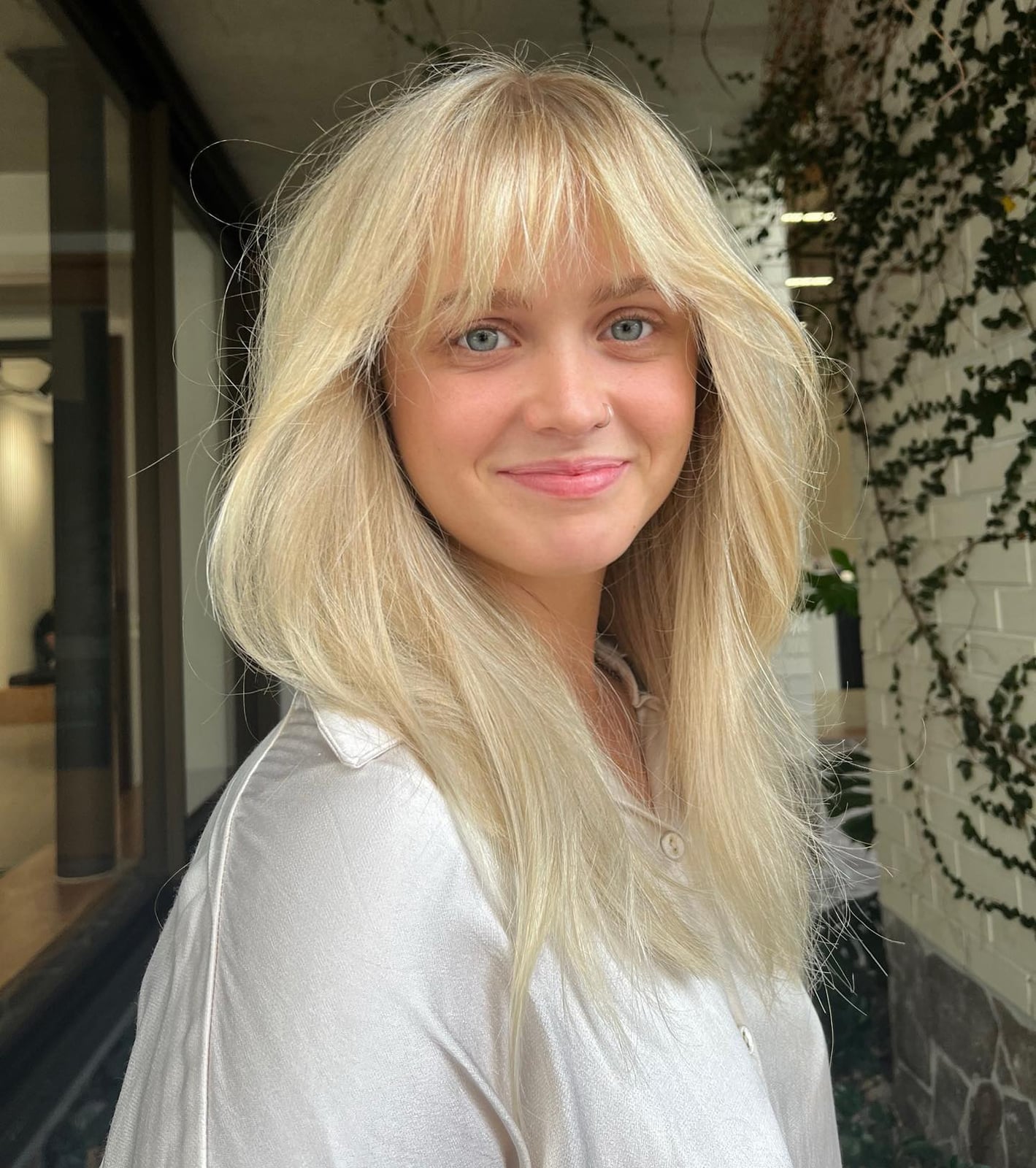 Mid-Back Platinum Blonde Blowout Mid-Back Platinum Blonde Blowout — Winter Hairstyles 2027 for Round Faces